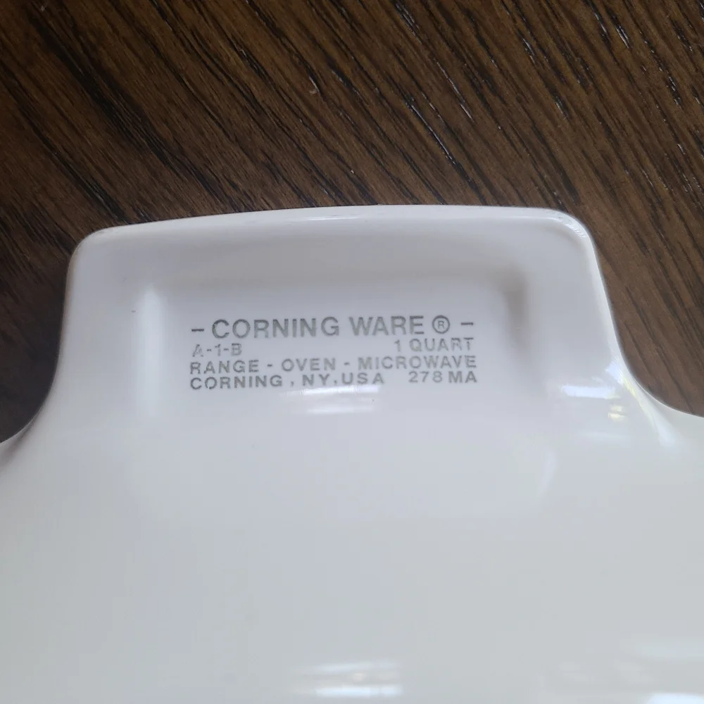 Vintage Spice of Life L'Echalote 1 quart corningware dish with Pyrex lid